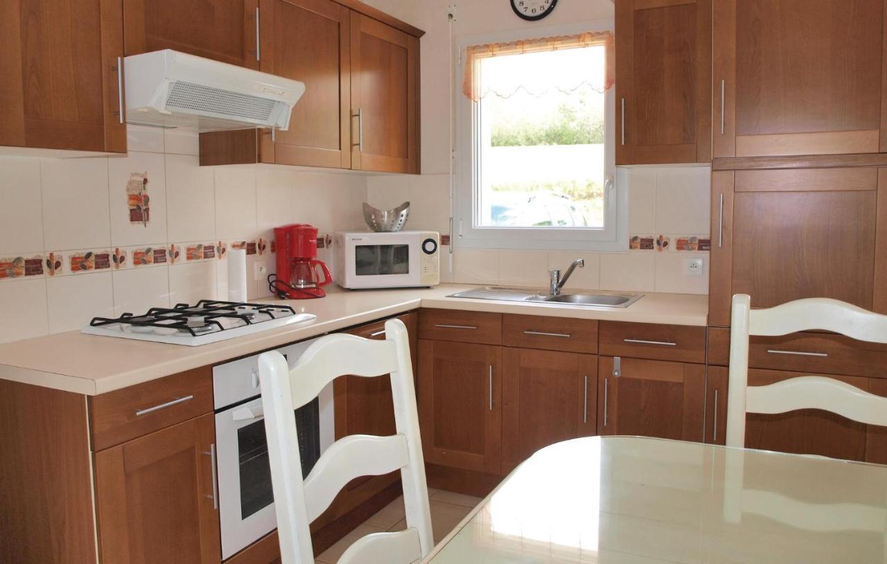 2 Bedroom Nice Home In Plestin Les Greves Extérieur photo